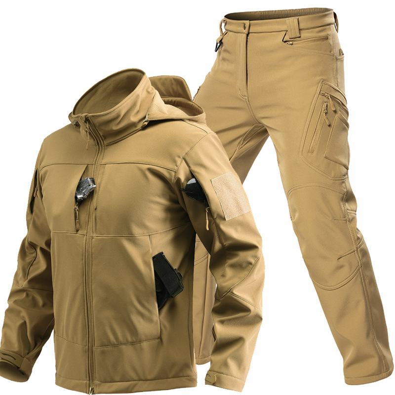 Completo Tattico Softshell da  - Outdoor Adventure Trips recensione e prezzo